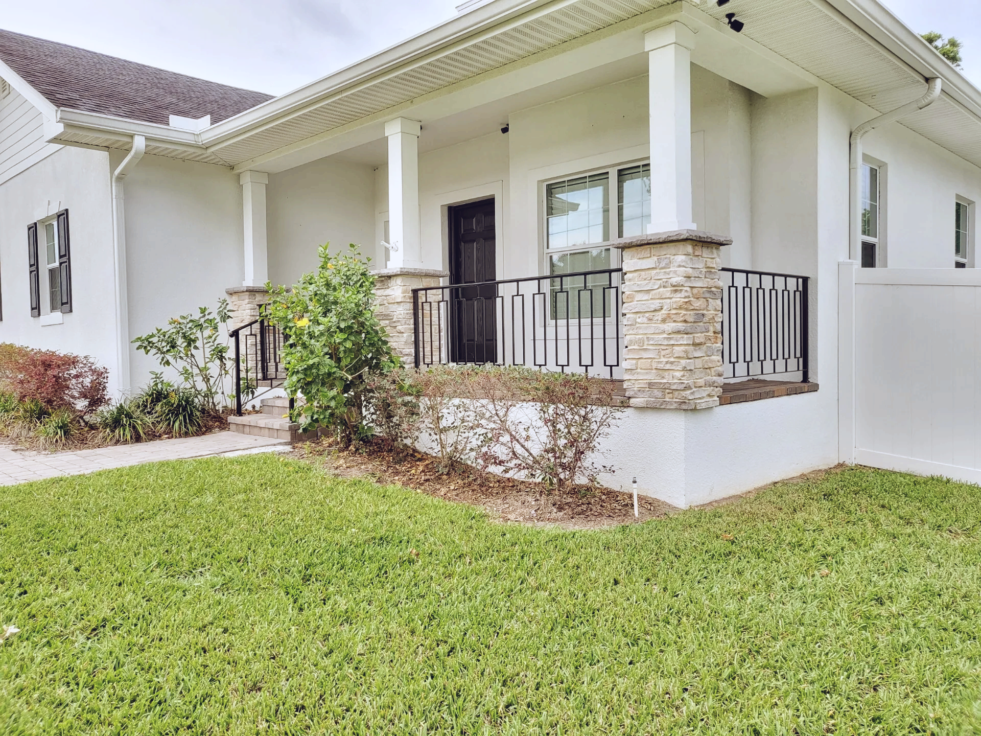 modern wrought iron railing for porch