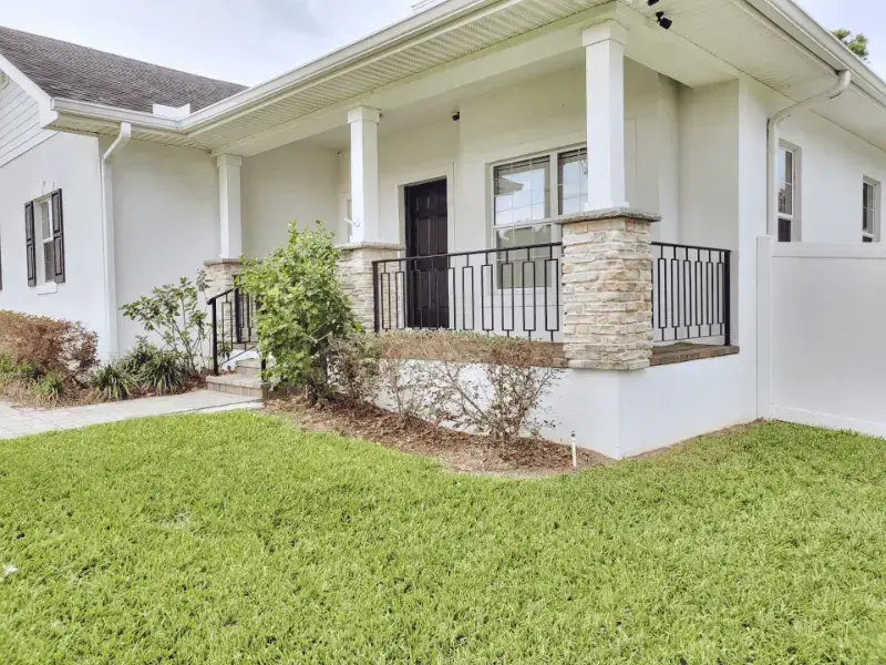 modern wrought iron railing for porch